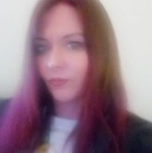 Meet your Posher, Lora